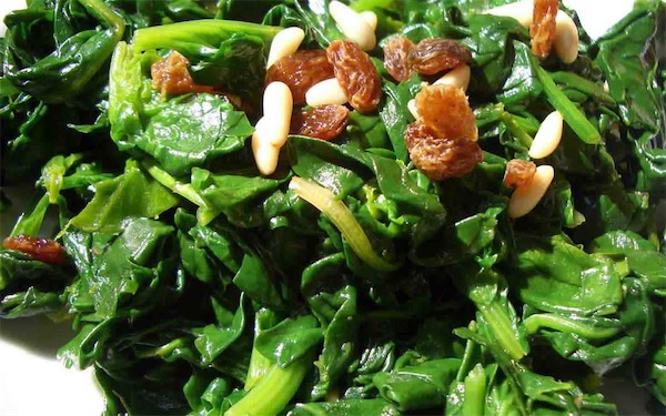 spinaci alla romana ricetta pinoli uvetta