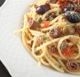 spaghetti puttanesca ricetta